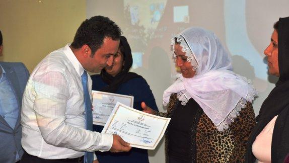 Yetişkinler İçin Açılan Okuma  yazma kurslarını tamamlayan 555 kişiye törenle sertifikaları verildi.