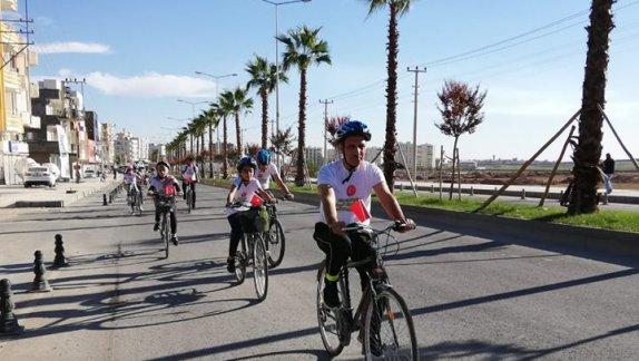 Mehmet Akif Ersoy Ortaokulu"Yeşil Pedal Bisiklet Grubu" 29 Ekim Cumhuriyet Bayramı dolayısıyla Şehiriçi Bisiklet turu düzenlendi.