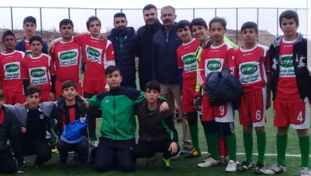 Nusaybin  Gazi Ortaokulumuz Yıldız Erkekler Futbol Takımız İl  Dördüncüsi Oldu...
