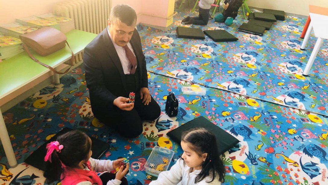 İlçe Milli Eğitim Müdürümüz Çetin, Kaymakam Bülent Pekdemir İlkokulu'nu Ziyaret Etti.