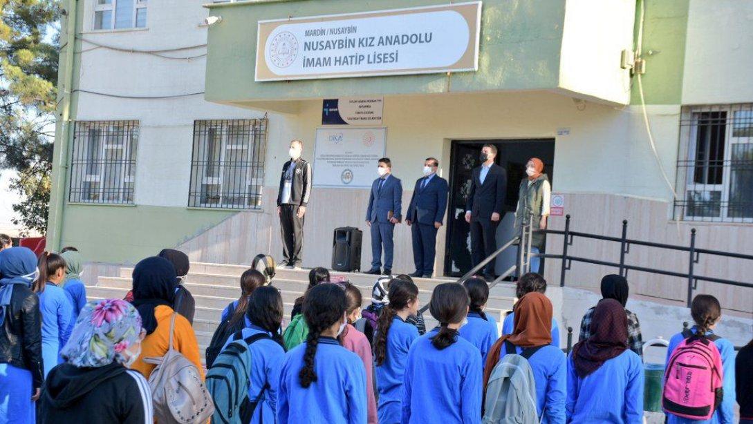 İlçe Milli Eğitim Müdürümüz Sayın Ümit ÇETİN, Nusaybin Kız Anadolu İmam Hatip Lisesi'ni Ziyaret Etti.