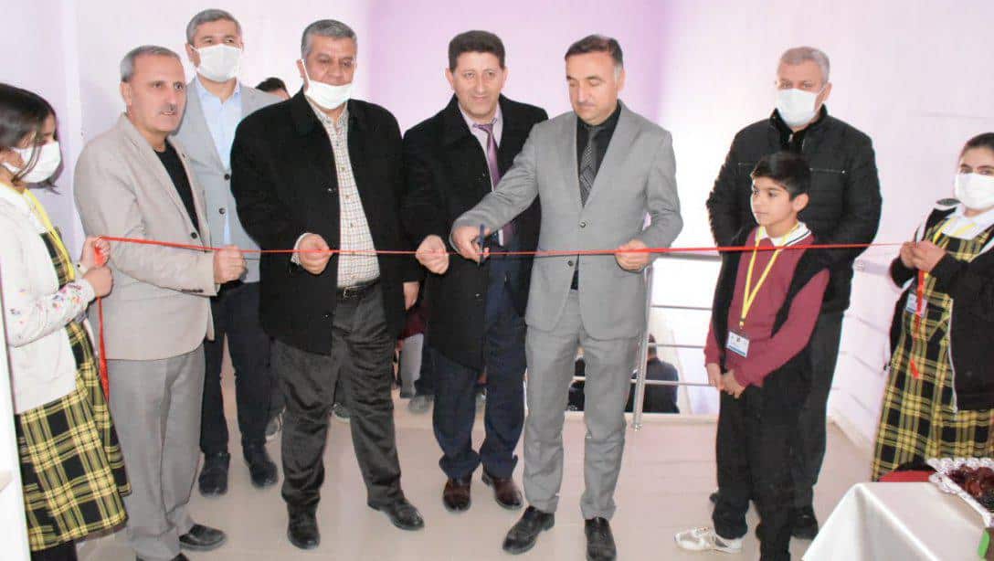 Mehmet Akif Ersoy İmam Hatip Ortaokulunda Tübitak 4006 Bilim Fuarı Açılışı Yapıldı.
