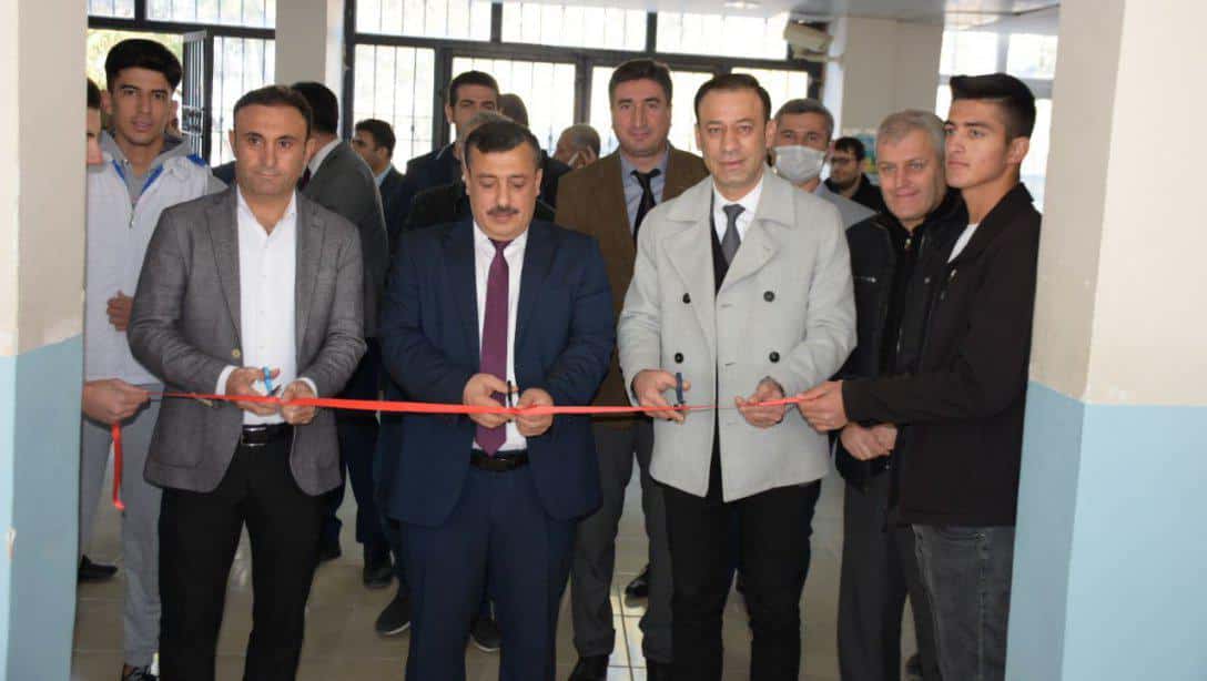 Nusaybin El-Biruni Mesleki ve Teknik Anadolu Lisesinde 'Tübitak-4006 Bilim Fuarı' Açılışı Yapıldı.