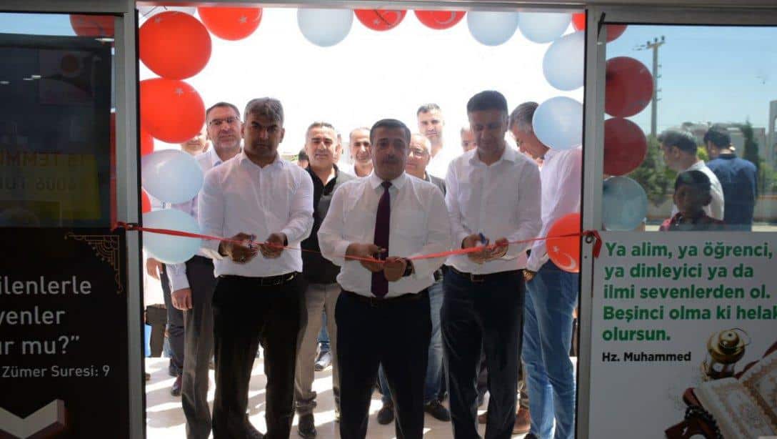 Nusaybin 15 Temmuz Şehitleri İmam Hatip Ortaokulunda Tübitak 4006 Bilim Fuarı Açılışı Yapıldı.