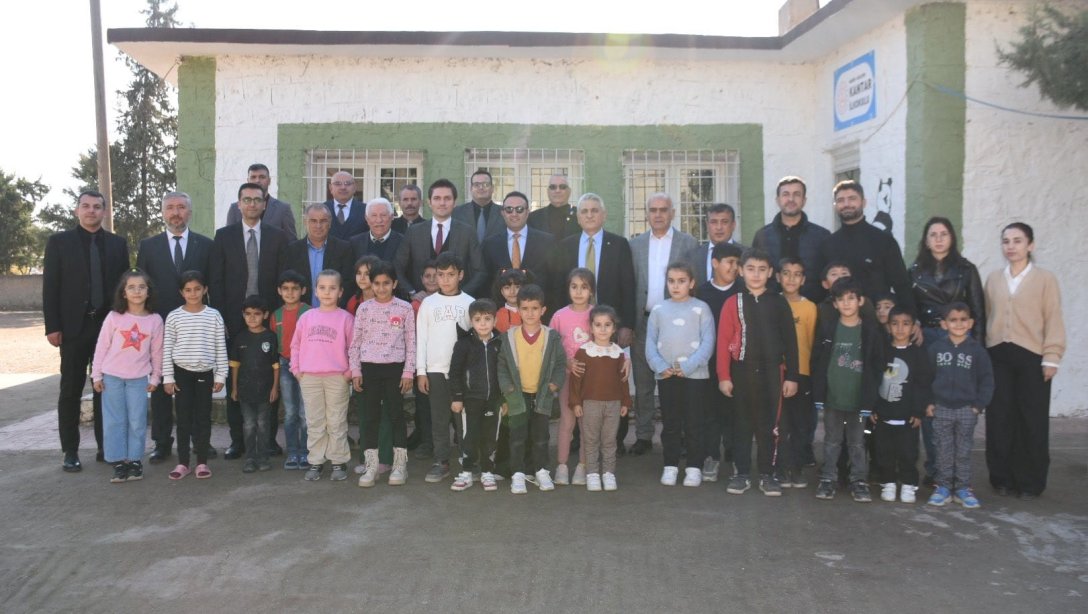 Kaymakamımız Sayın Evren ÇAKIR,İlçe Milli Eğitim Müdürümüz Sayın Ümit ÇETİN, STK Temsilcileri ve Kurum Amirleri Nusaybin Kantar İlkokulunu ziyaret ederek öğrenci ve öğretmenlerimizle bir araya geldi.