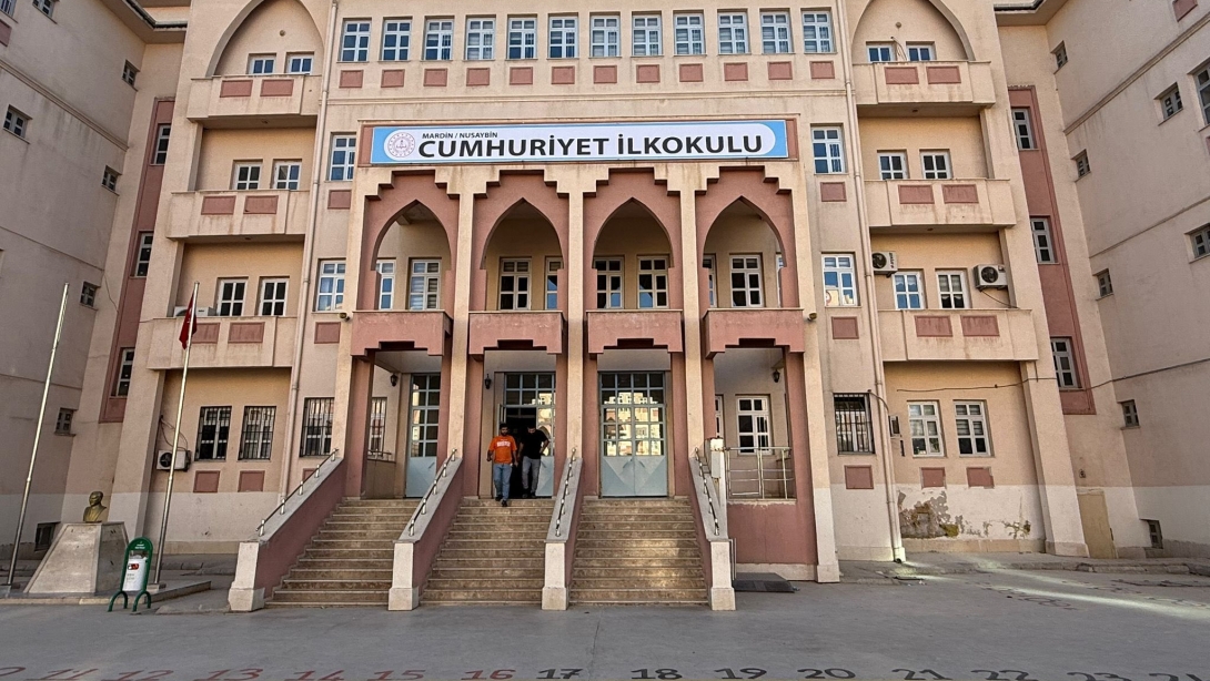 İlçemizde Okul İsmi Değişikliği: Kaymakam Bülent Pekdemir İlkokulu Artık Cumhuriyet İlkokulu